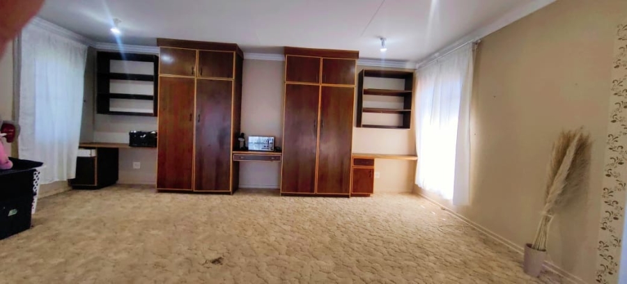 4 Bedroom Property for Sale in Miederpark North West